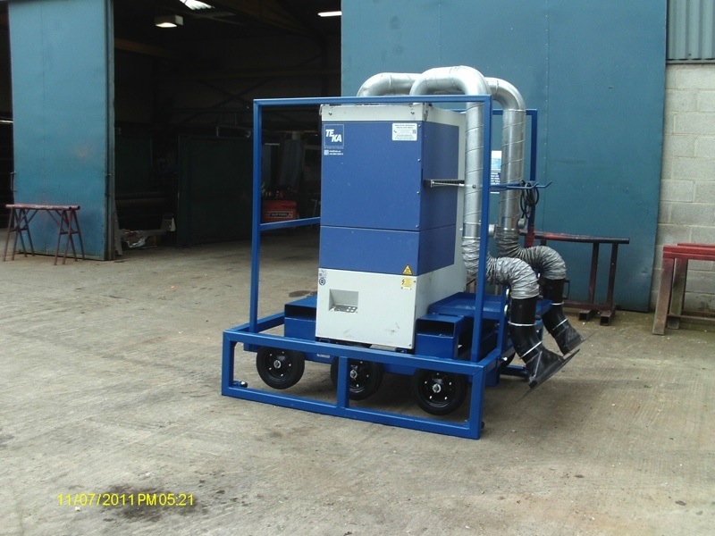Mobile fume extract trolley